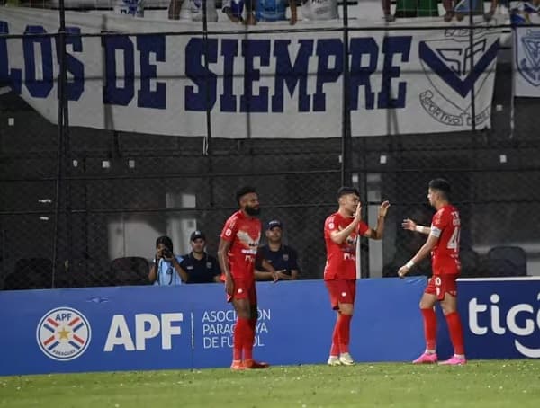 Ameliano amarga despedida del viejo Para Uno