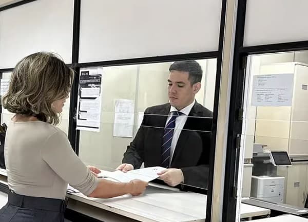 Abogada pide amparo constitucional para desbloquear redes de parlamentarios