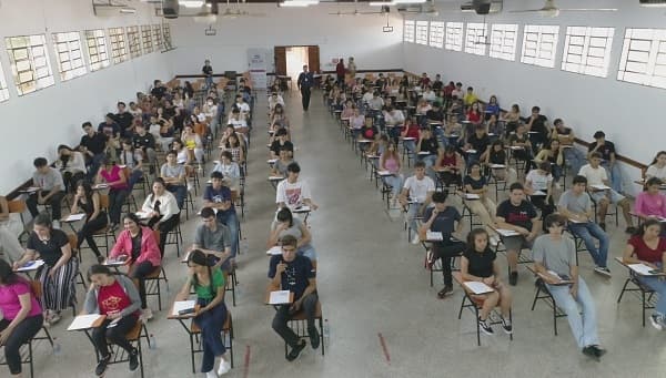 Becarios del Gobierno deben firmar Acuerdo de Compromiso Anual