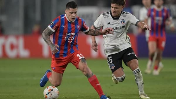 Cerro Porteño cae ante Colo Colo por polémico lateral