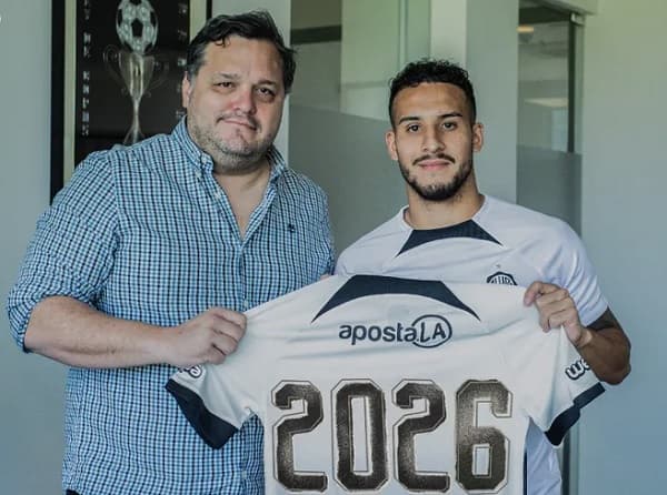 Olimpia asegura la continuidad de Fernando Cardozo hasta 2026