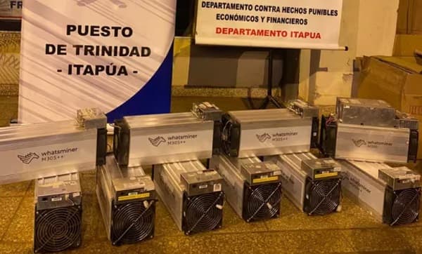 Incautan máquinas de criptomonedas en control rutero