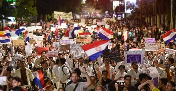 Estudiantes acuerdan levantar toma del Rectorado de la UNA