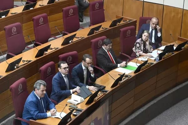 Abogados de Mario Abdo cuestionan proceso de desafuero