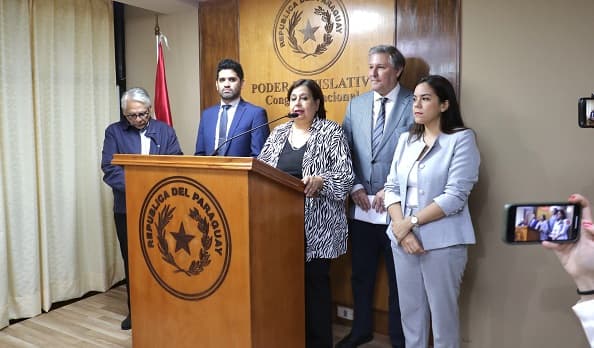 Oposición plantea ley para blindar programas tras derogación del Fonacide