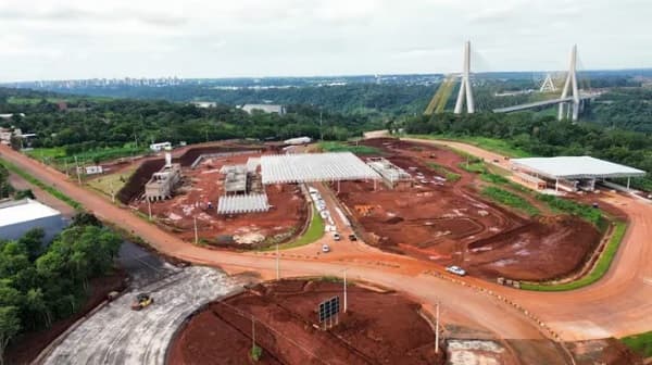 MOPC adjudicó millonarias consultorías para fiscalizar obras del Puente de la Integración