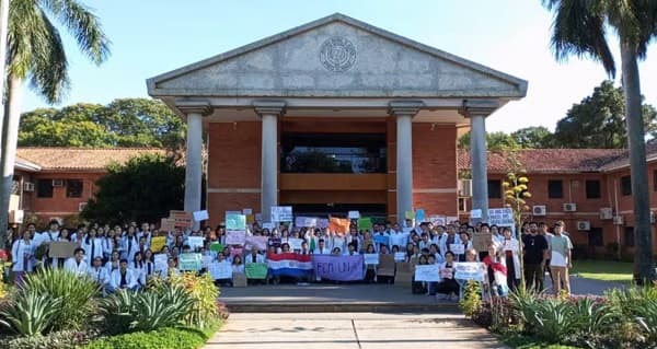 Consejo Superior UNA aprueba reglamento de Ley Hambre Cero pese a movilizaciones estudiantiles