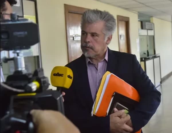 Exministro Giuzzio cuestiona supuestos vínculos entre la Senad y el narcotráfico