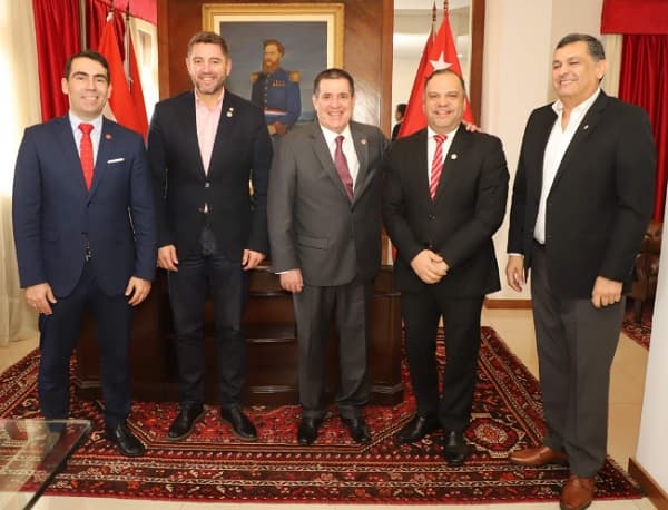 La ANR cierra filas: Varela y otros líderes se alían al cartismo