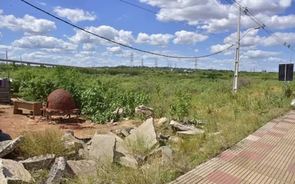 “Nenecho” busca fondos para salarios: venta de terrenos y más