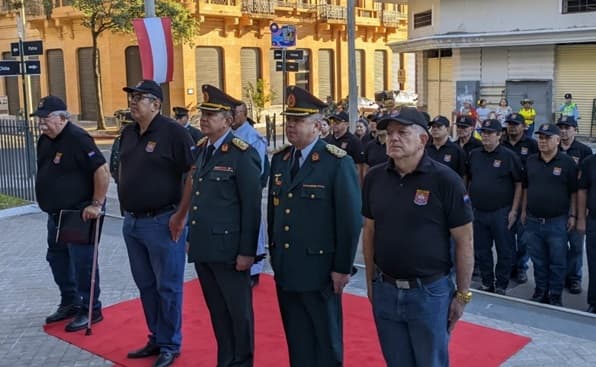 Cimeforistas rinden tributo a héroes de la Guerra del Chaco