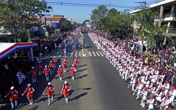 Desfiles por la Paz del Chaco afectan tránsito en Fernando de la Mora
