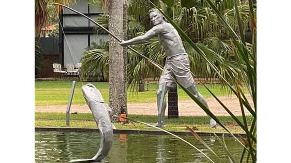 Escultor de Juan de Mena se destaca con obras de hierro y pide apoyo