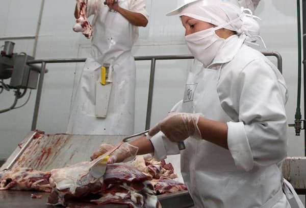 Primer envío de carne paraguaya a Canadá marca un hito en exportaciones