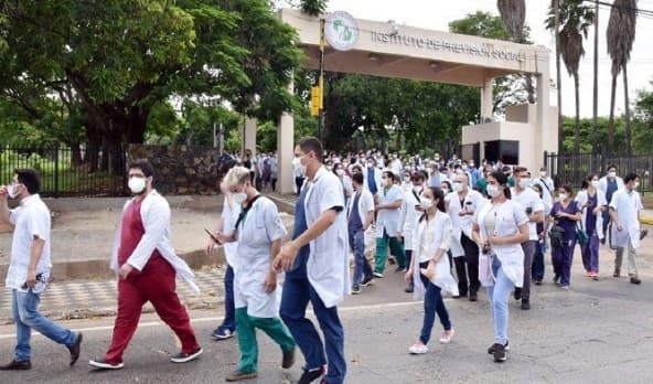 IPS y médicos acuerdan reducción gradual de carga horaria