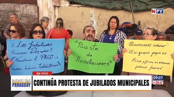 Jubilados municipales reclaman pago regular y transparencia