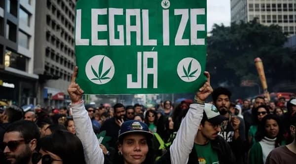 Brasil se convierte en el país más grande que despenaliza la marihuana