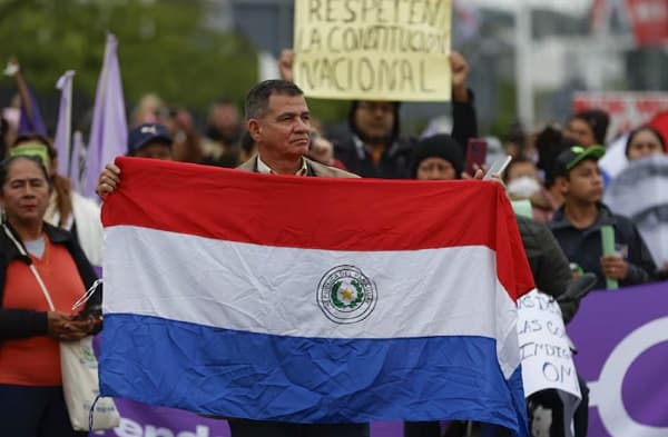 Jubilados y asegurados del IPS se manifiestan en inauguración de la Asamblea de la OEA