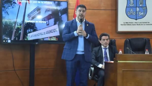  Nenecho en la mira: Concejal denuncia explicaciones vacías