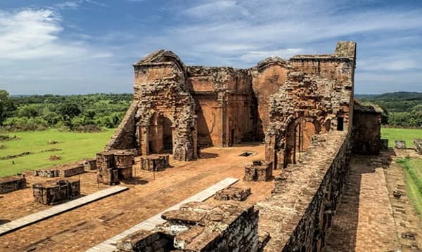Paraguay entre los peores destinos turísticos, según informe del FEM