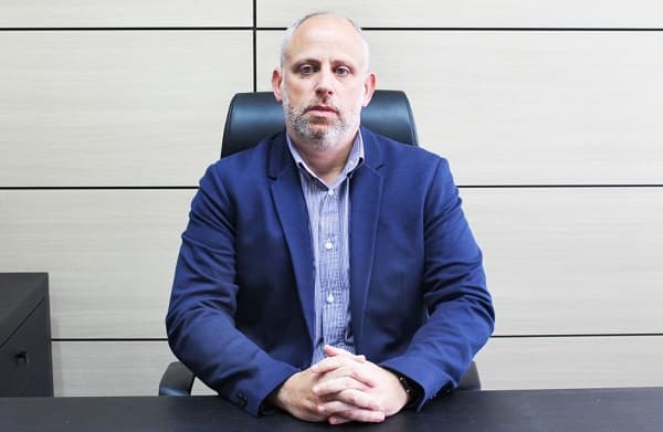 Clase media-baja argentina vive mejor que clase media-alta paraguaya, según economista