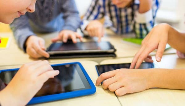 El Mitic ofrece cursos gratuitos de tecnología y comunicación en su Colonia de Vacaciones