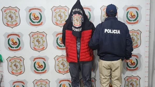 Policía detiene a conductor de plataforma con órdenes de captura