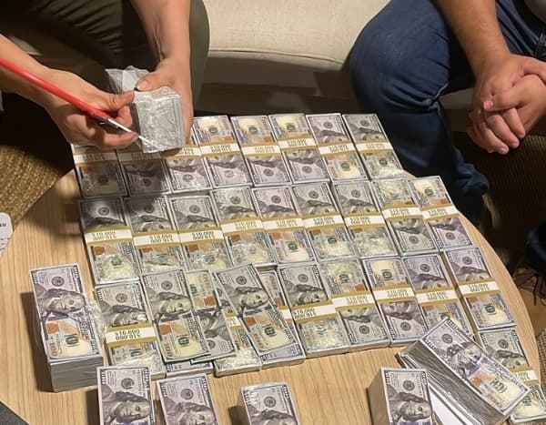 Alerta por circulación de dólares falsos: Cómo detectarlos