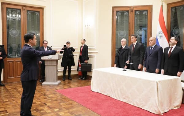 Mario Toyotoshi asume como nuevo embajador de Paraguay en Japón