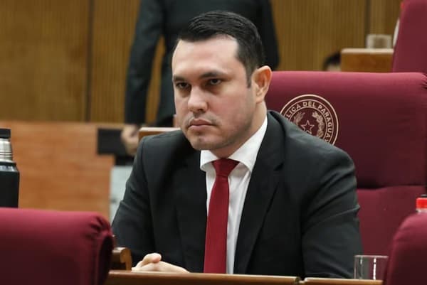 Fiscalía apela sobreseimiento de Rivas por error de juicio