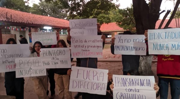 Protestas estudiantiles sacuden colegio de Villa Hayes