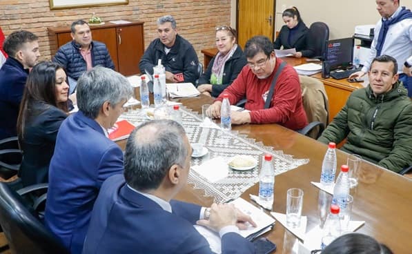 Docentes suspenden protesta tras acuerdo con el Gobierno