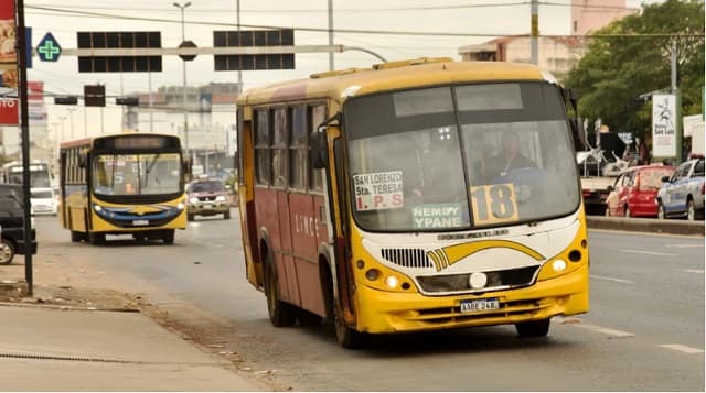 Crisis en el transporte: Buses diferenciales obsoletos circulan