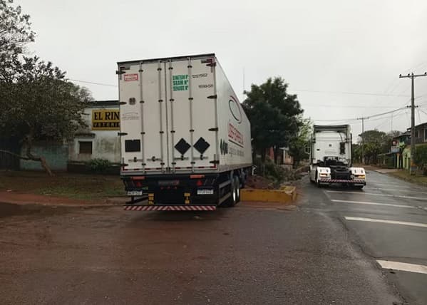 Carreta se desprende y causa daños en Yaguarón