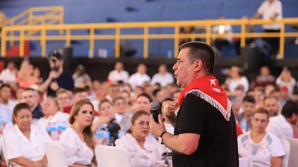 Cartes desata pugna entre seccionales y convencionales para 2026