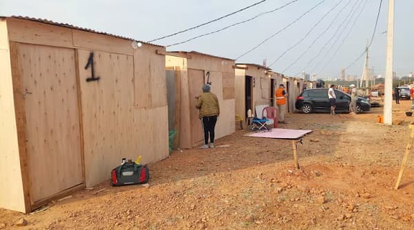 Reubican a familias tras incendio en la Costanera