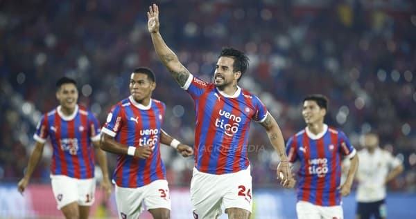 Cerro Porteño y Nacional se enfrentan en duelo de alta tensión