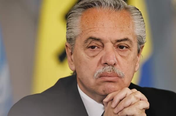 Expresidente argentino imputado por violencia de género