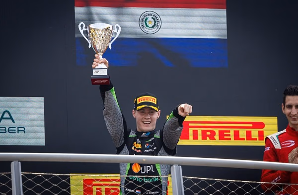 Joshua Duerksen alcanza el podio en el circuito de Monza