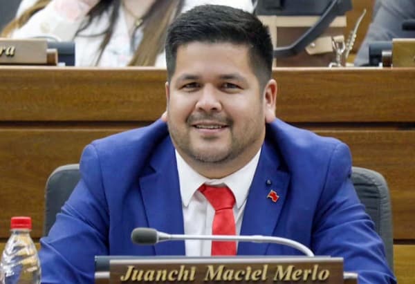 Disidencia colorada desafía al cartismo con mitin en Caazapá