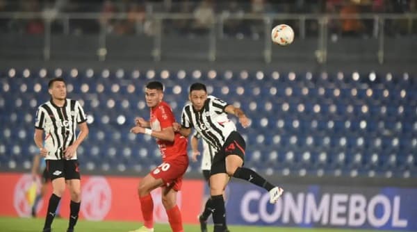 Libertad y Ameliano empatan en electrizante duelo continental