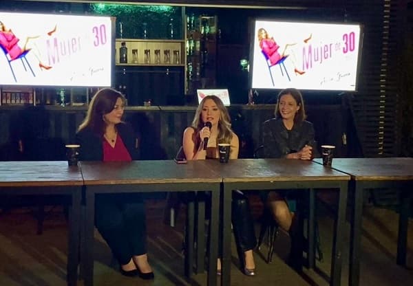 Lanzan obra “Mujer de 30 desesperada, busca” con Antonella Zaldívar