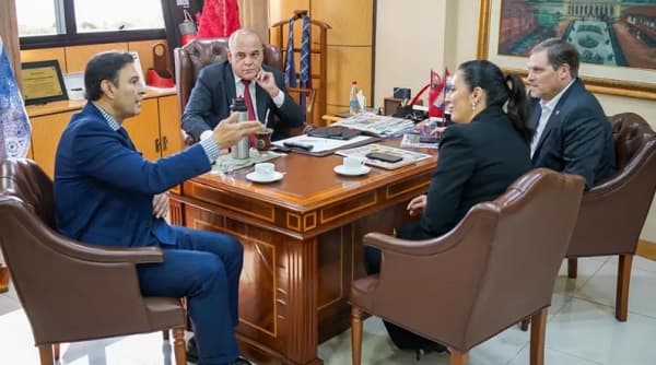 Ministra y senadores oficialistas ultiman plan de reforma del transporte