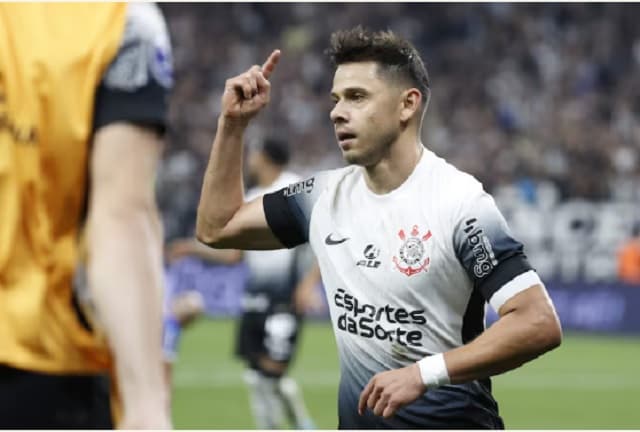 Con gol de Ángel Romero, Corinthians eliminó a Fortaleza de la Copa Sudamericana 2024