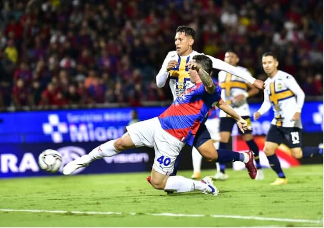 Cerro y Trinidense se enfrentan en un duelo clave en Barrio Obrero