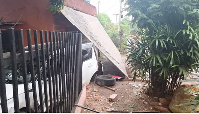 Conductora ebria derrumba pared de una casa en Pdte. Franco
