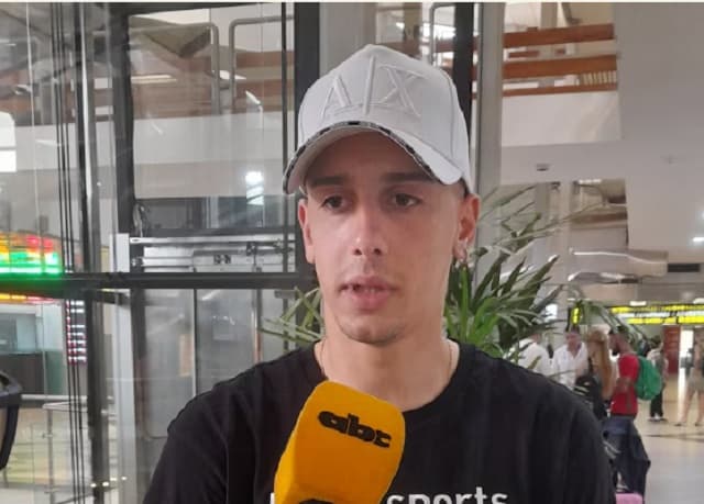 Agustín Sández completa su naturalización y sueña con la Albirroja