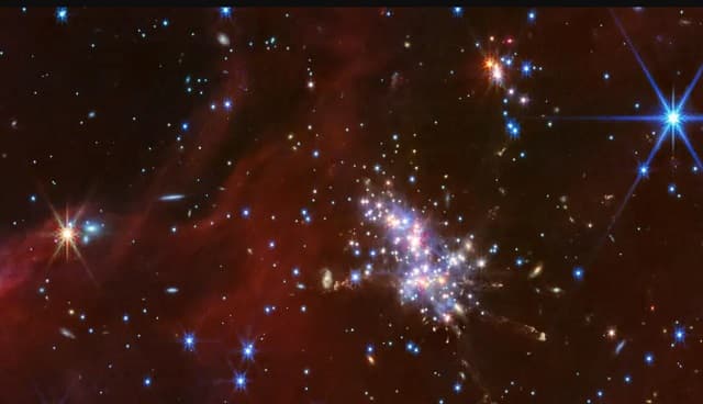 Telescopio James Webb examina una galaxia similar a la Vía Láctea