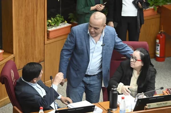 Núñez amenaza con intervención en CDE si tocan a Nenecho