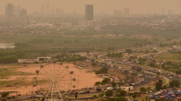 La calidad del aire cae a niveles insalubres por incendios forestales